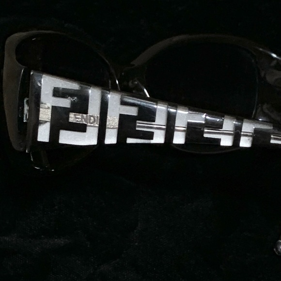 Fendi vintage FS407 logo sunglasses - Picture 8 of 14